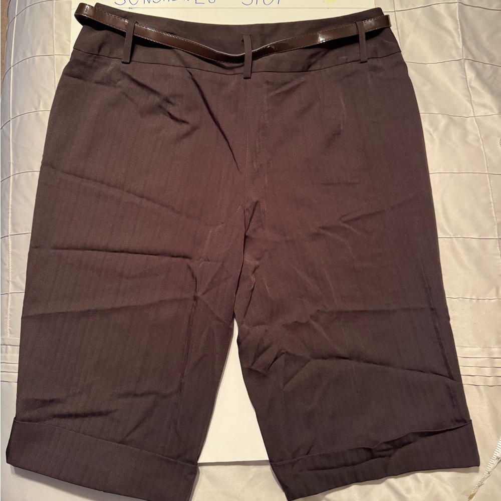 Dressbarn Woman wide leg capris